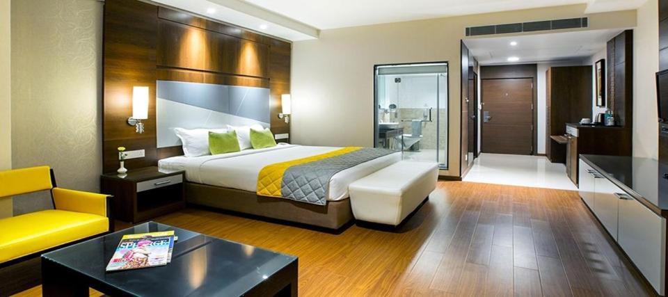 Hotel The The Grand Magrath Бангалор Екстериор снимка