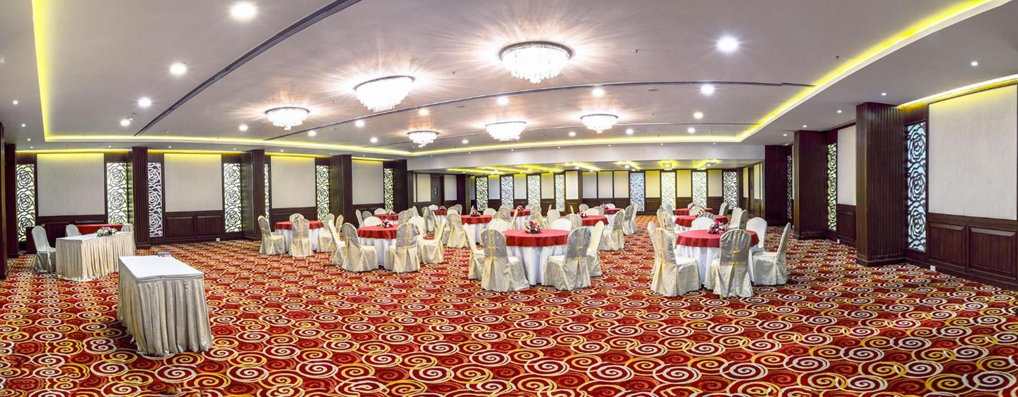 Hotel The The Grand Magrath Бангалор Екстериор снимка