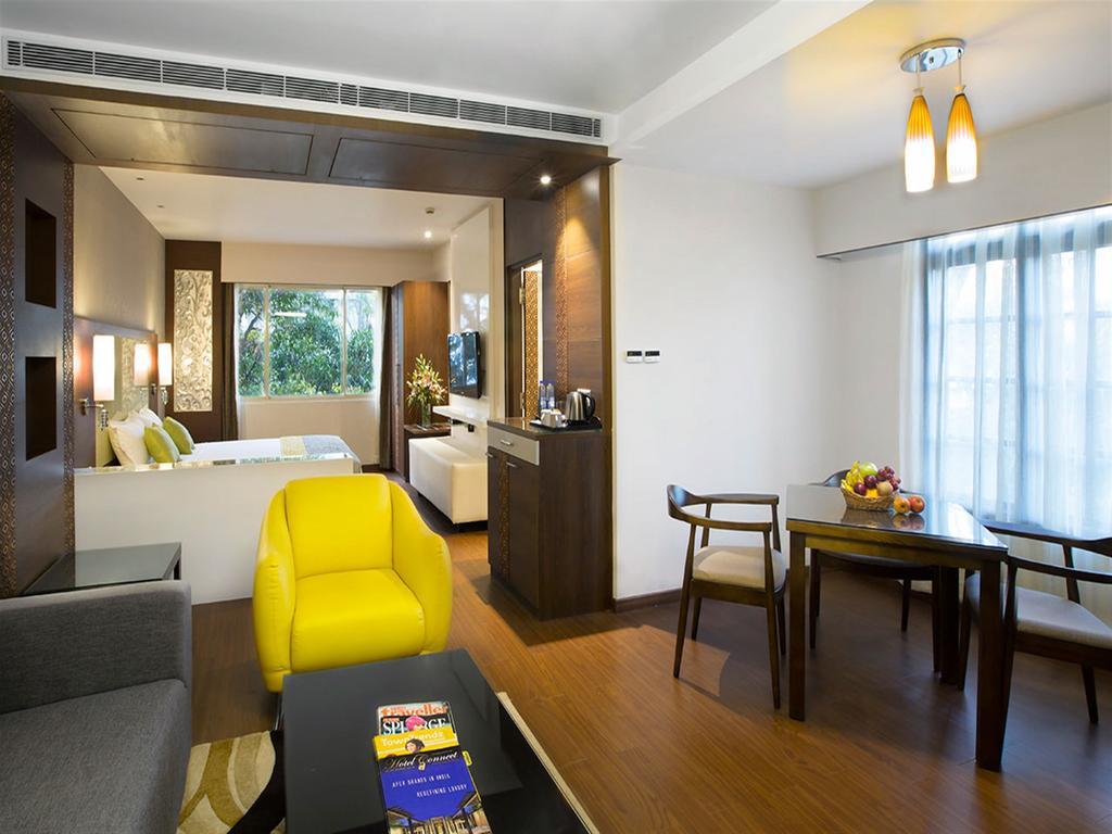 Hotel The The Grand Magrath Бангалор Екстериор снимка